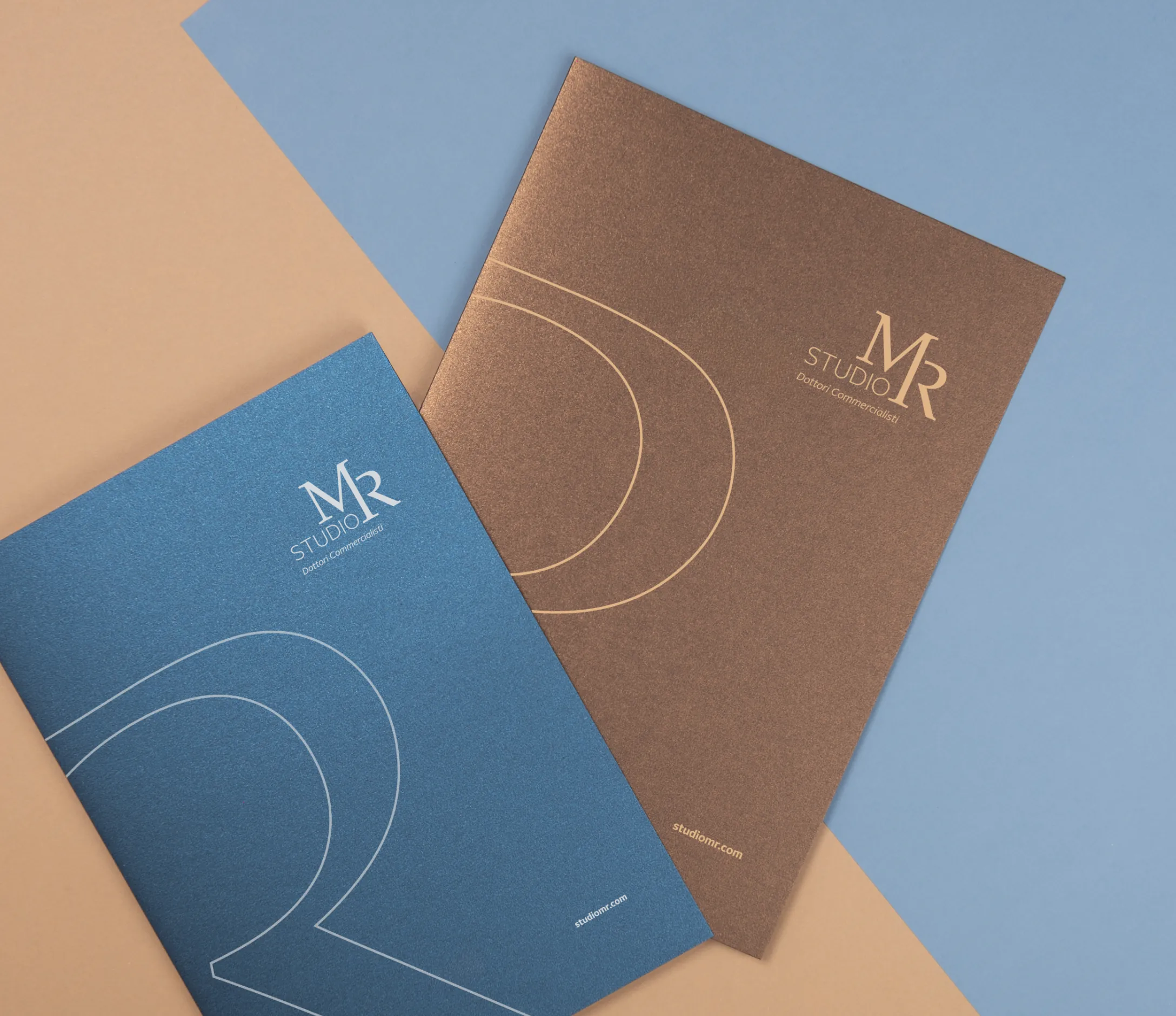 Cartelline personalizzate con logo dello studio su carte pregiate